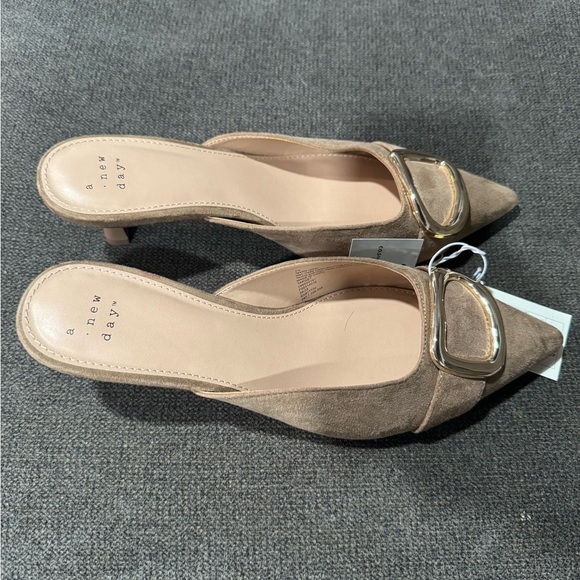A NEW DAY Women's Larissa Pointed Toe tan Mule heels size various - Picture 2 of 6
